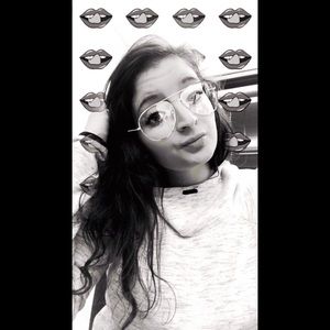 Meet your Posher, Julia